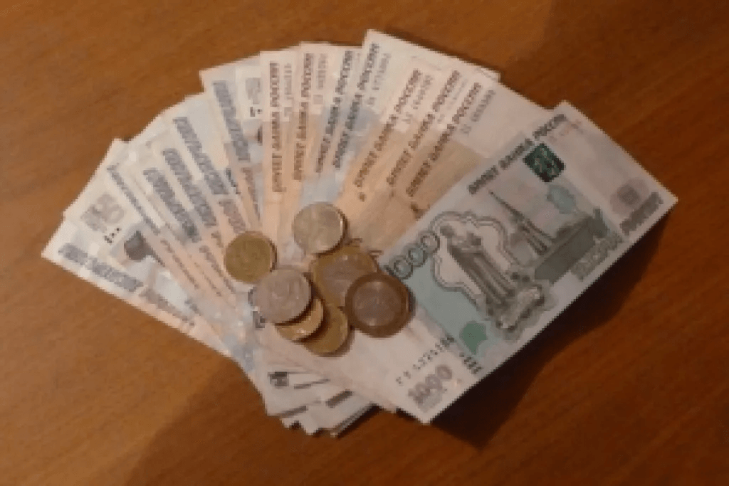 В Забайкалье плотник убил ужинающего начальника за то, что тот вовремя не платил ему зарплату