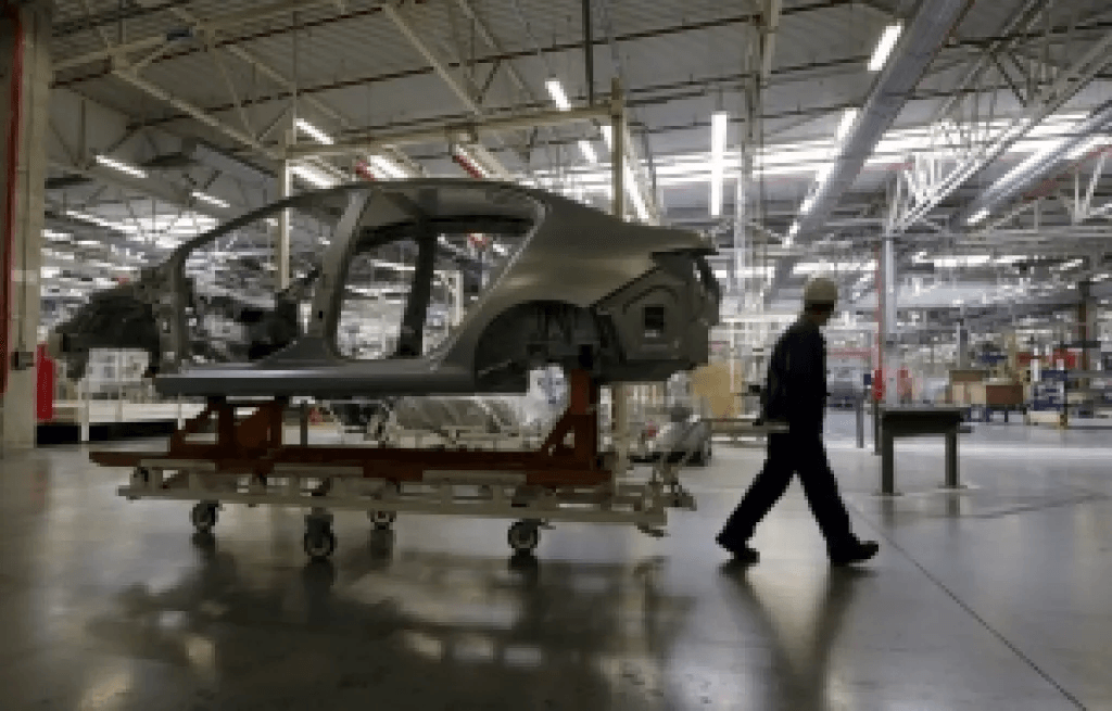 Калужский завод приостановит выпуск Peugeot, Citroеn и Mitsubishi и уволит 100 работников